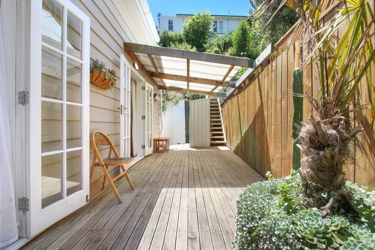 Photo of property in 48 Faraday Street, Hospital Hill, Napier, 4110