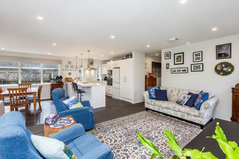 Photo of property in 15a Kiln Street, Silverstream, Upper Hutt, 5019