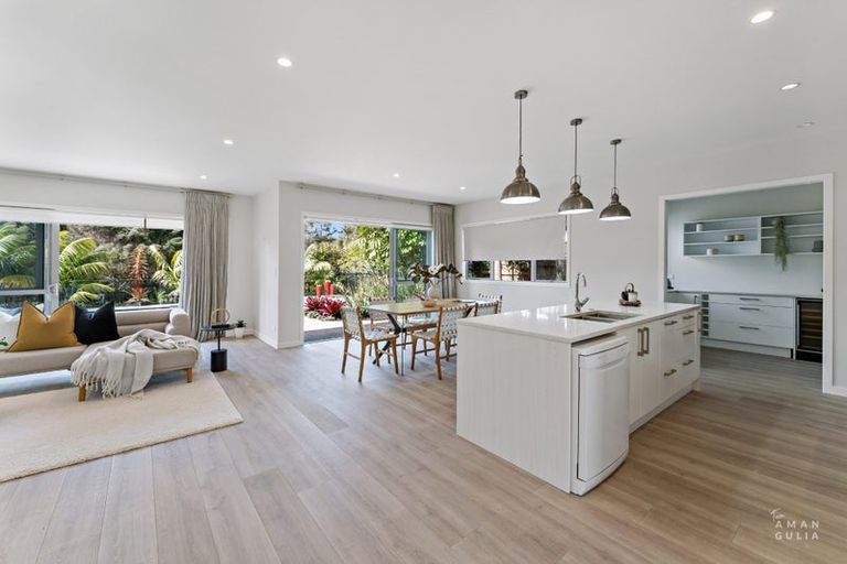 Photo of property in 284e Schnapper Rock Road, Schnapper Rock, Auckland, 0632