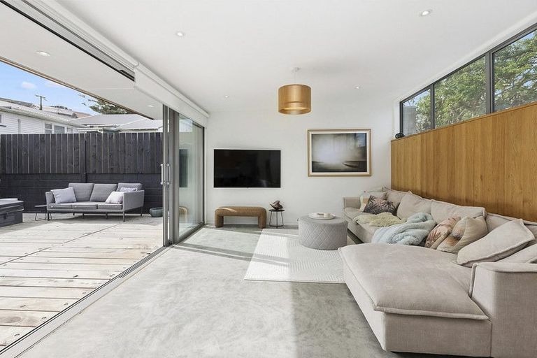 Photo of property in 185 Coutts Street, Rongotai, Wellington, 6022