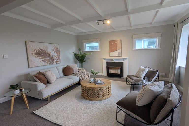 Photo of property in 99 Endeavour Street, Lyall Bay, Wellington, 6022
