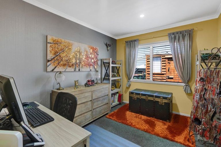 Photo of property in 17 Hira Street, Ohawe, Hawera, 4671