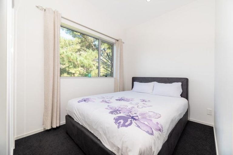 Photo of property in 27f Rehia Road, Massey, Auckland, 0614
