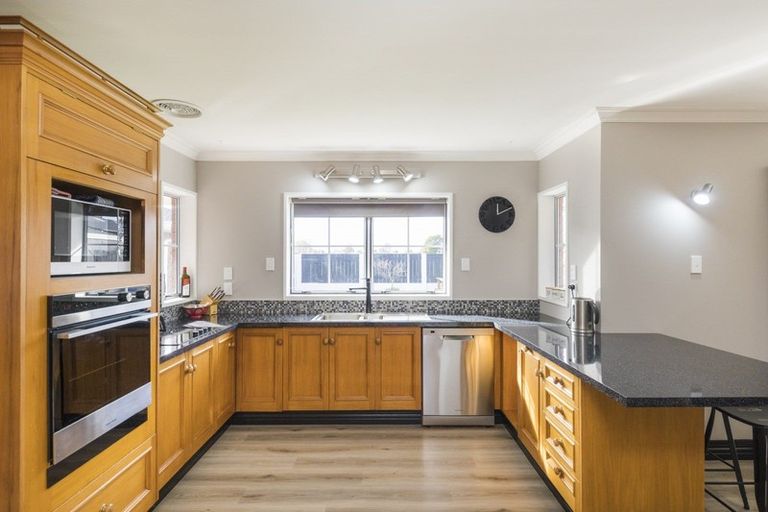 Photo of property in 6 Grange Place, Milson, Palmerston North, 4414