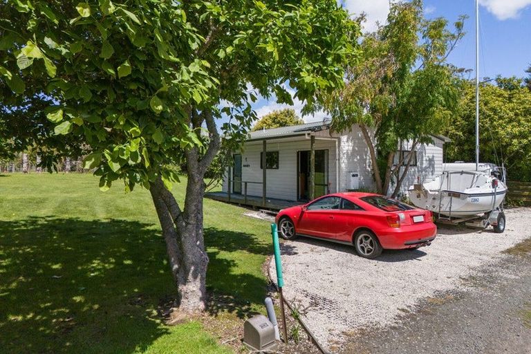 Photo of property in 33 Athenree Road, Athenree, Waihi Beach, 3177