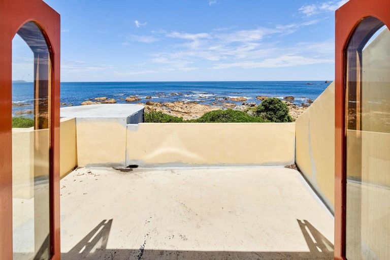 Photo of property in 164 The Esplanade, Houghton Bay, Wellington, 6023