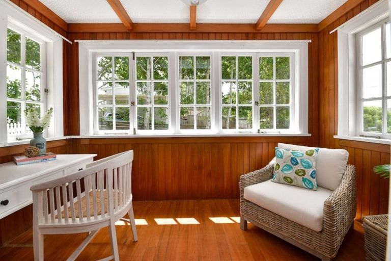 Photo of property in 72 Garfield Road, Helensville, 0800