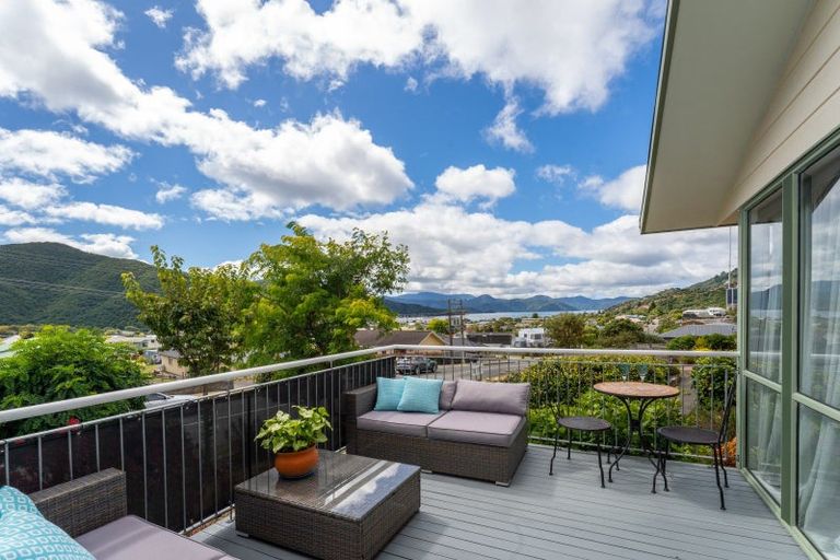 Photo of property in 60 Moana View Road, Waikawa, Picton, 7220