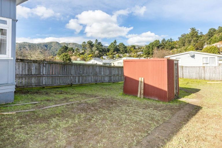 Photo of property in 35 Hanson Grove, Stokes Valley, Lower Hutt, 5019