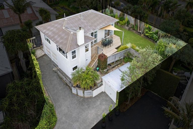 Photo of property in 29 Peter Terrace, Castor Bay, Auckland, 0620