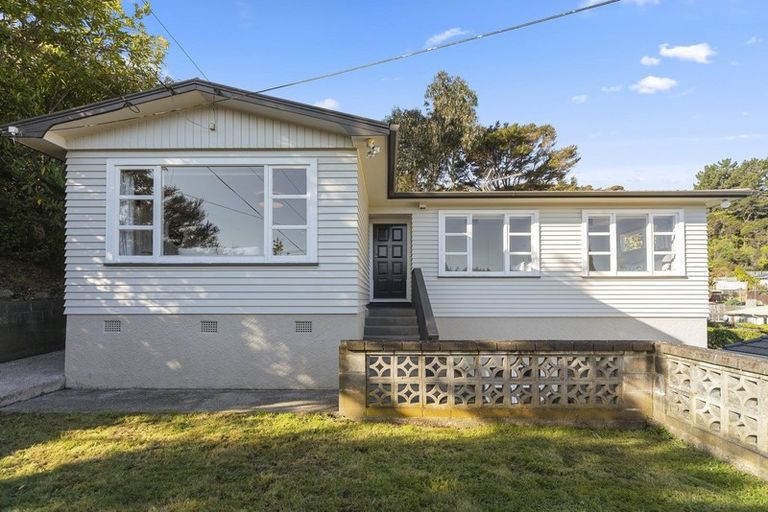 Photo of property in 99 Thomas Street, Stokes Valley, Lower Hutt, 5019