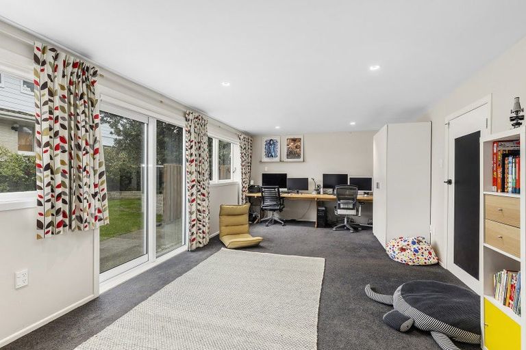 Photo of property in 11 Madison Place, Miramar, Wellington, 6022