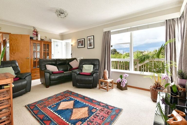 Photo of property in 16 Sundown Avenue, Manly, Whangaparaoa, 0930