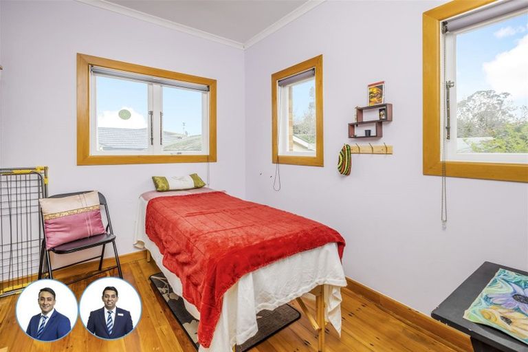 Photo of property in 14 Coronation Road, Mangere Bridge, Auckland, 2022