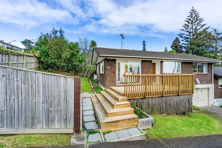 Photo of property in 1/36 Acacia Road, Torbay, Auckland, 0632
