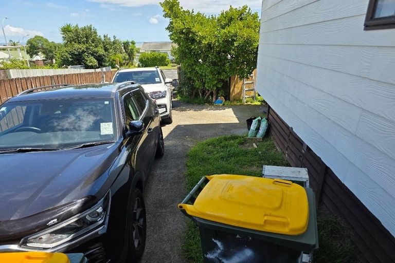 Photo of property in 2/162 Finlayson Avenue, Clendon Park, Auckland, 2103