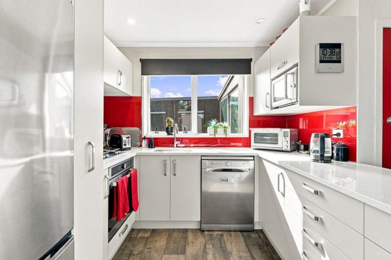 Photo of property in 23 Gibbons Crescent, Castlecliff, Whanganui, 4501