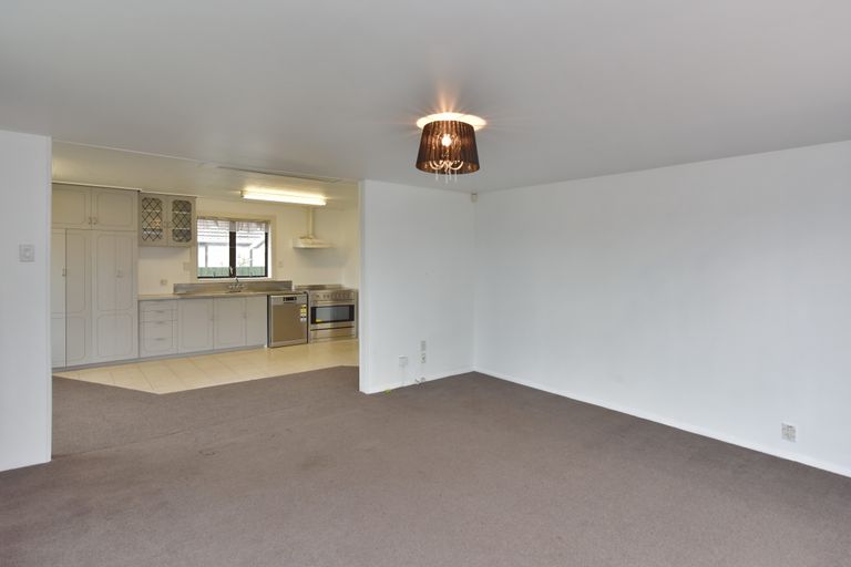 Photo of property in 33 Bournemouth Crescent, Aranui, Christchurch, 8061