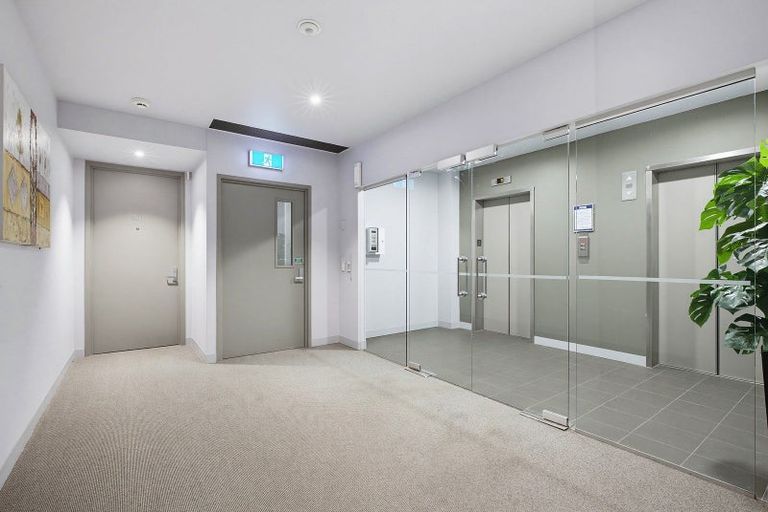 Photo of property in Gerondis Bldg Apartments, 201/60 Willis Street, Wellington Central, Wellington, 6011