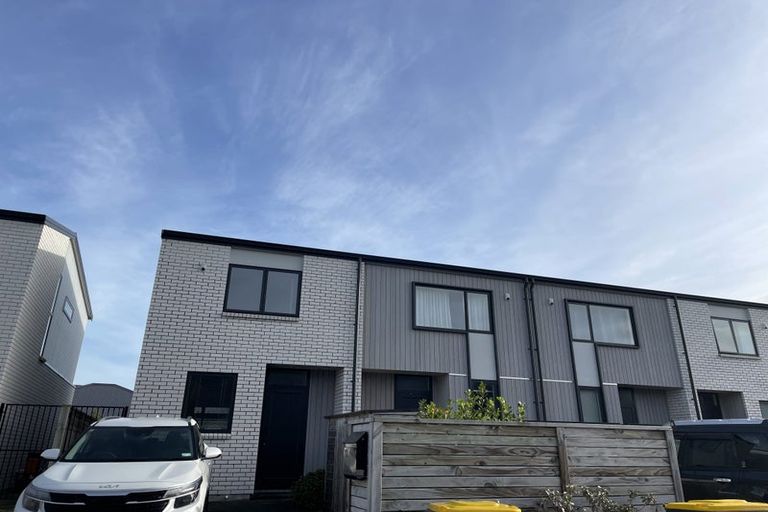 Photo of property in 12 Kauamo Close, Waiwhetu, Lower Hutt, 5010