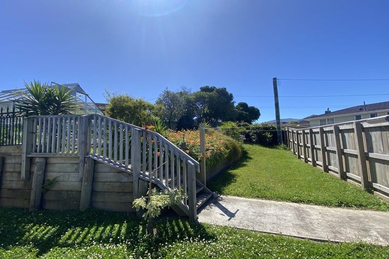 Photo of property in 95a Waiuta Street, Titahi Bay, Porirua, 5022