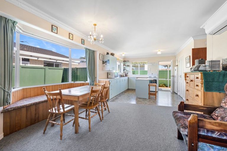 Photo of property in 3 Karaka Street, Merrilands, New Plymouth, 4312