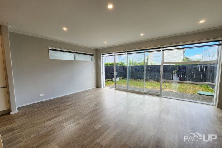 Photo of property in 29 Spotted Dove Road, Hobsonville, Auckland, 0616
