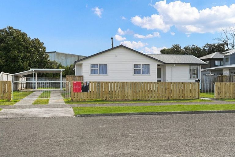Photo of property in 63 Oakfield Crescent, Pukete, Hamilton, 3200