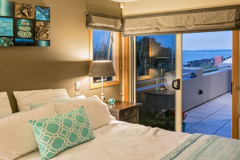 Photo of property in 1a Liston Crescent, Cockle Bay, Auckland, 2014