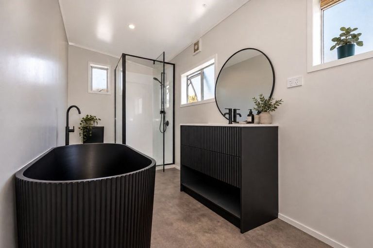 Photo of property in 11 Endcliffe Road, Kaiti, Gisborne, 4010