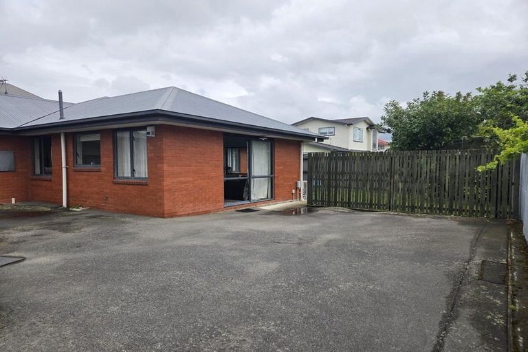 Photo of property in 2/76 Wharenui Road, Upper Riccarton, Christchurch, 8041