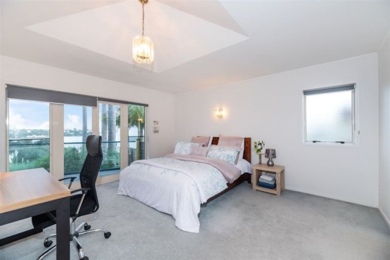 Photo of property in 13 Norwood Road, Bayswater, Auckland, 0622