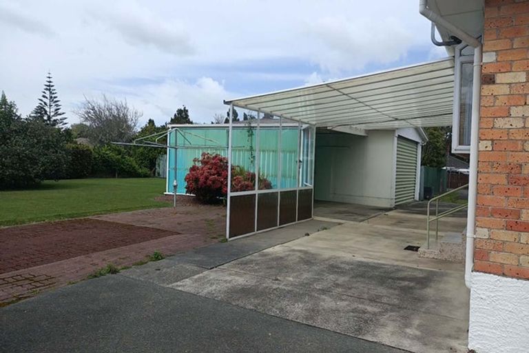 Photo of property in 12 Karaka Street, New Lynn, Auckland, 0600