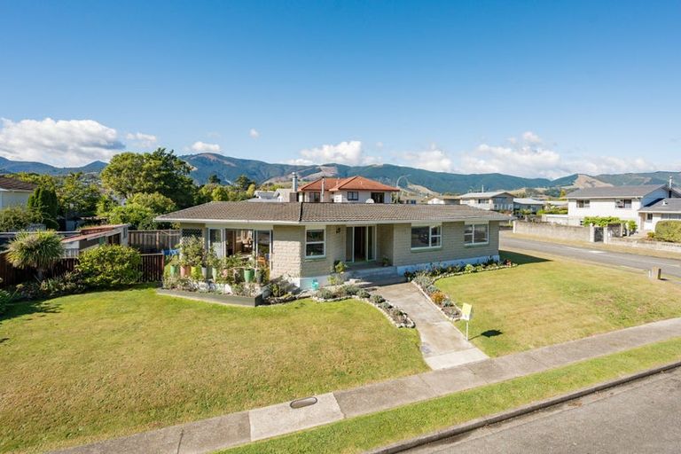 Photo of property in 26 Durham Street, Stoke, Nelson, 7011