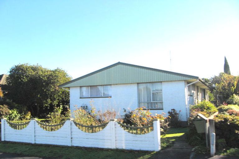 Photo of property in 16 Roswell Place, Islington, Christchurch, 8042