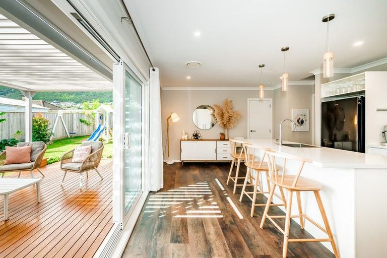 Photo of property in 10 Mahia Lane, Waikanae, 5036