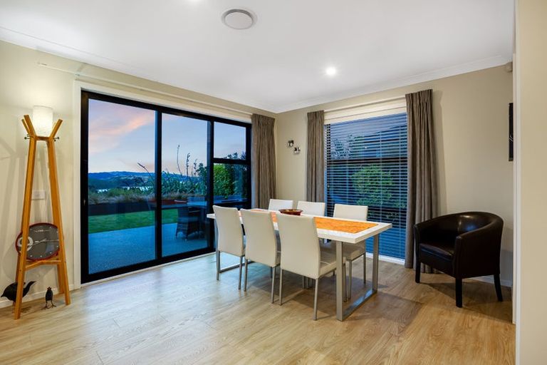 Photo of property in 3 Kaiaho Close, Aotea, Porirua, 5024