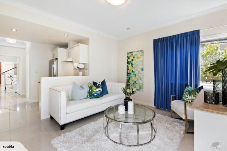 Photo of property in 285 Hill Road, The Gardens, Auckland, 2105