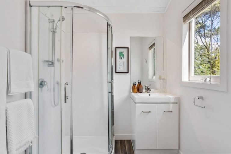 Photo of property in 141 Matipo Road, Te Atatu Peninsula, Auckland, 0610