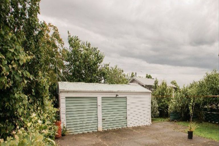 Photo of property in 12 East Road, Shannon, 4821