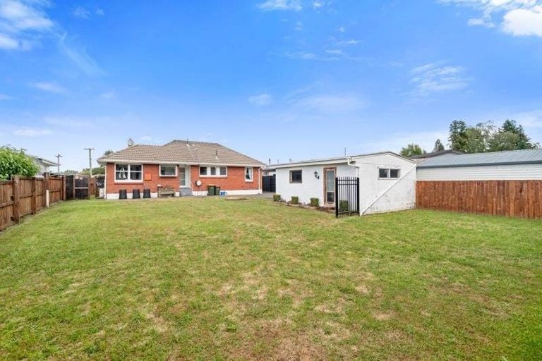 Photo of property in 37 Martin Street, Utuhina, Rotorua, 3015