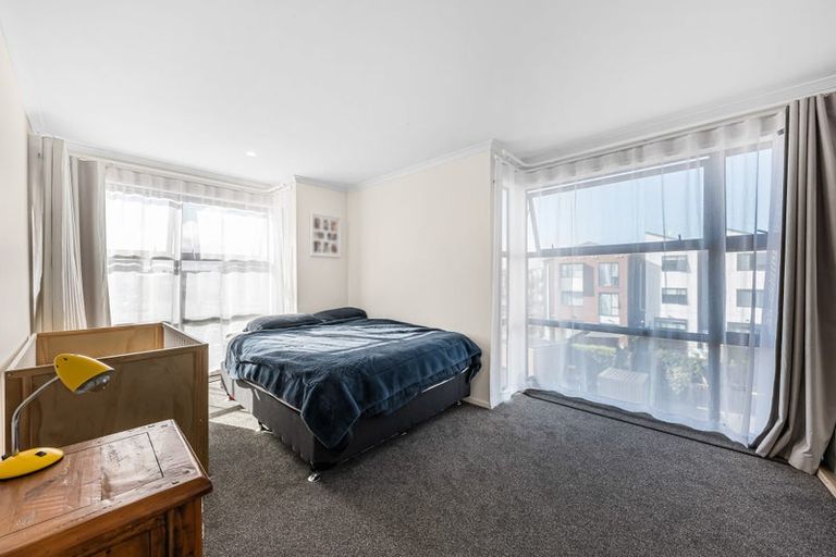 Photo of property in 32 Raranga Lane, Hobsonville, Auckland, 0616