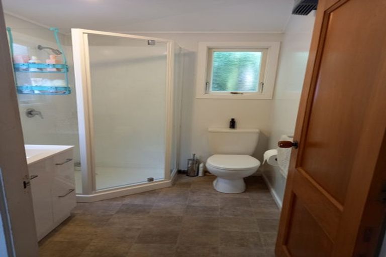 Photo of property in 4 Paremata Drive, Paremata, Porirua, 5024