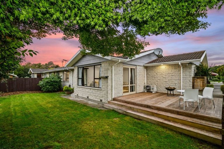 Photo of property in 6 Dalrye Place, Ilam, Christchurch, 8041