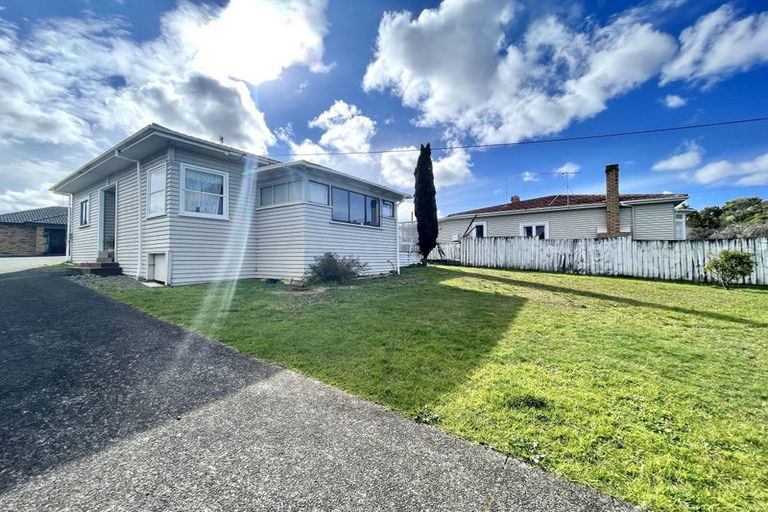 Photo of property in 34 Wattle Street, New Lynn, Auckland, 0600