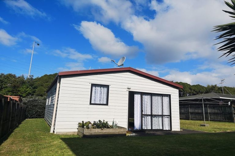 Photo of property in 10 Crawford Avenue, Mangere Bridge, Auckland, 2022