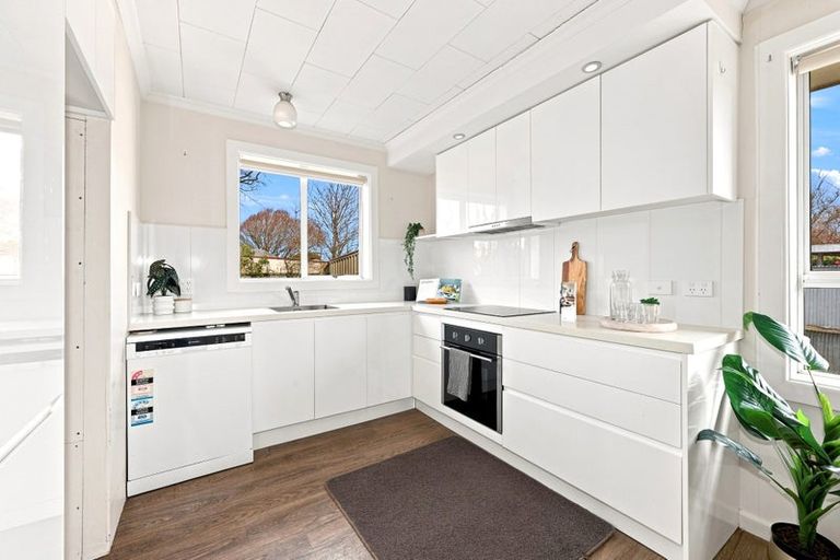 Photo of property in 5 Mappleton Avenue, Burnside, Christchurch, 8053