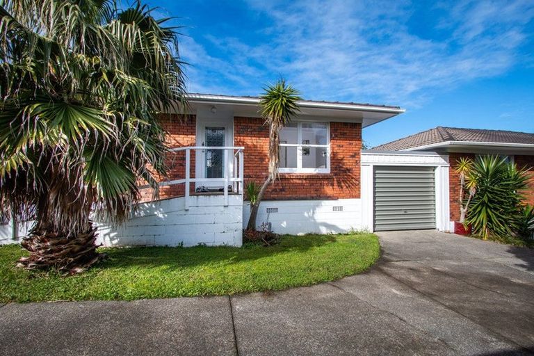 Photo of property in 1/12 Walter Street, Hauraki, Auckland, 0622