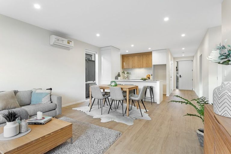 Photo of property in 6d Te Awapu Crescent, Takanini, 2112