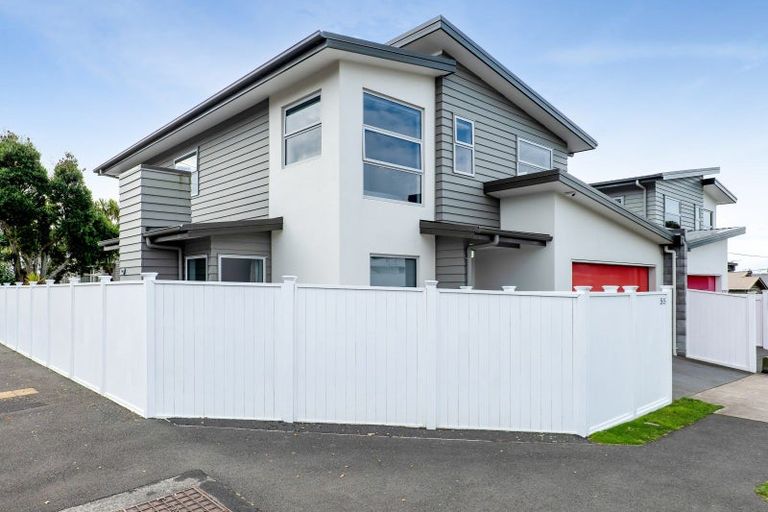 Photo of property in 55 Pendarves Street, New Plymouth, 4310
